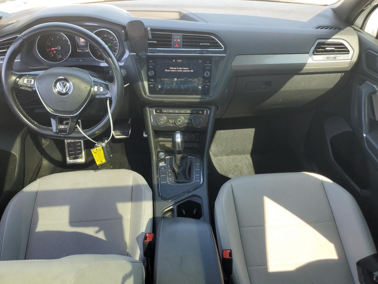 VOLKSWAGEN TIGUAN SE