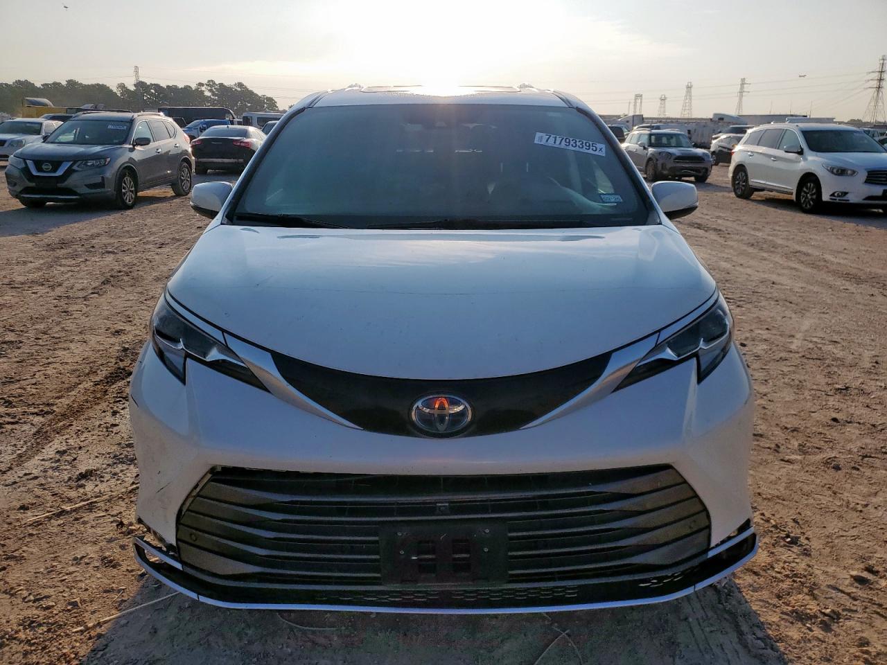 TOYOTA SIENNA LIMITED