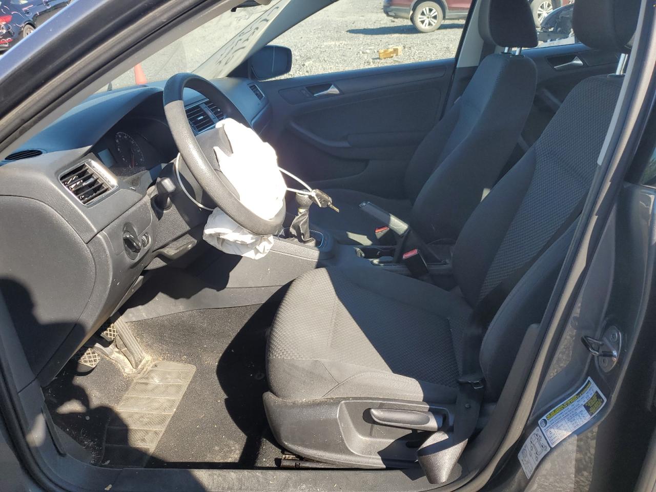 VOLKSWAGEN JETTA BASE