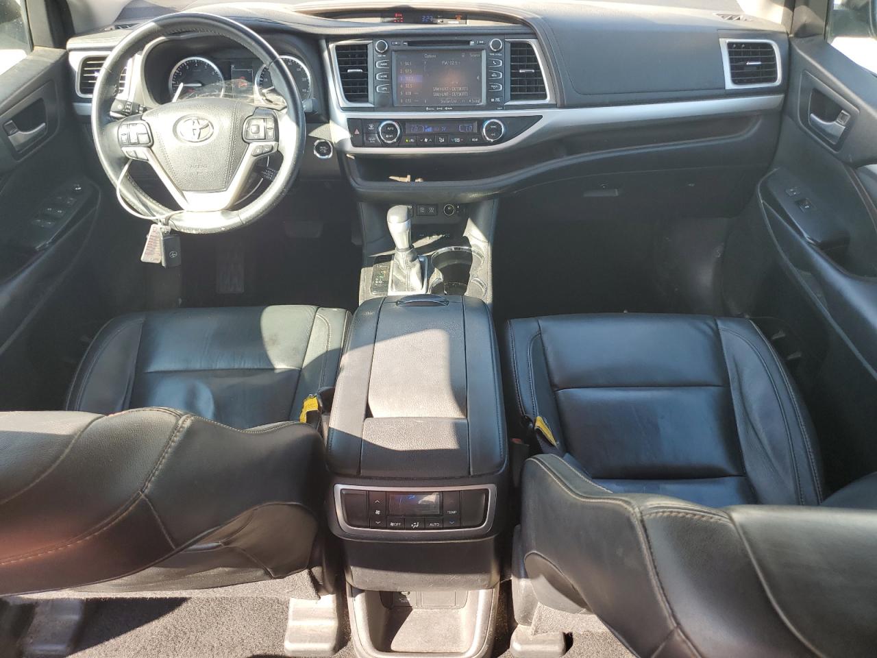 TOYOTA HIGHLANDER SE