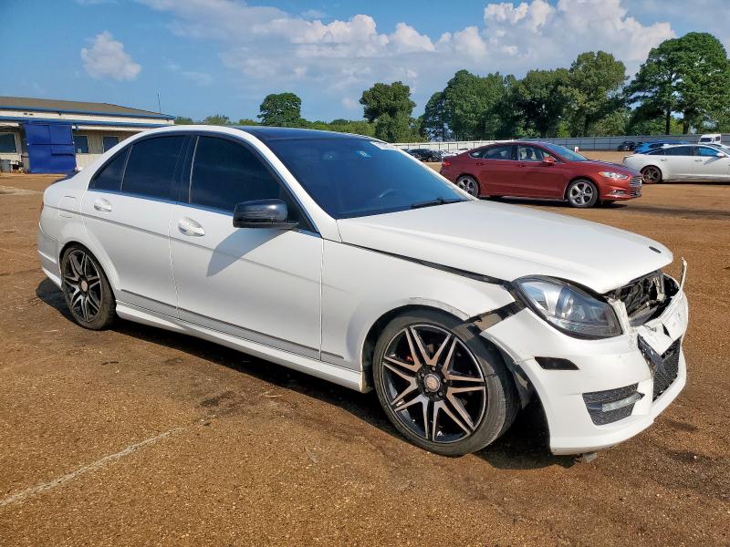 2013 MERCEDES-BENZ C 250 - WDDGF4HBXDR267972