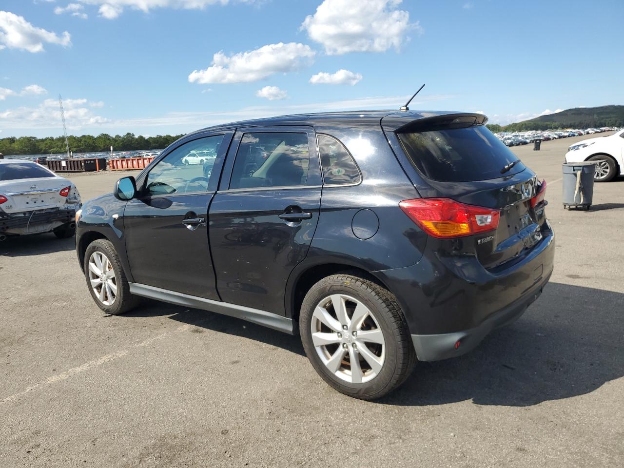 MITSUBISHI OUTLANDER ES