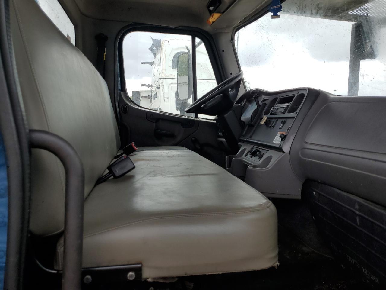 Lot #3260511281 2017 FREIGHTLINER M2