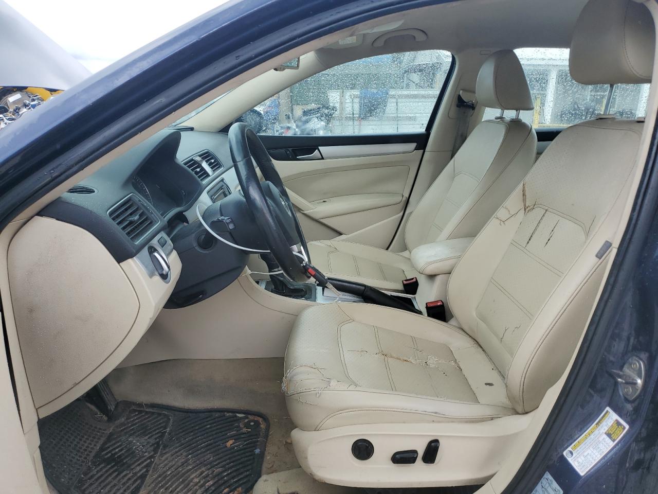 VOLKSWAGEN PASSAT SE