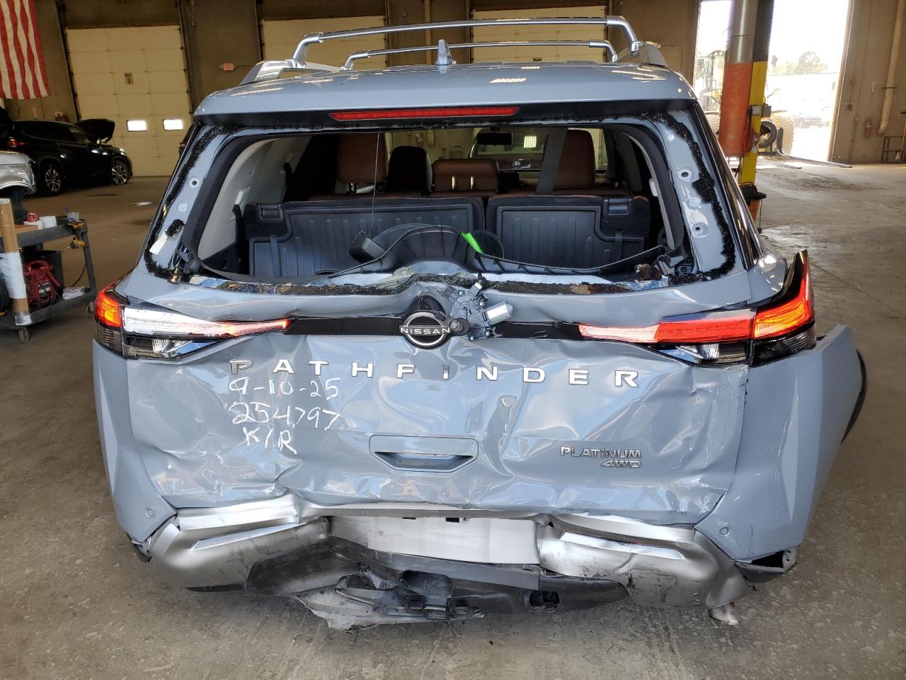 NISSAN PATHFINDER PLATINUM