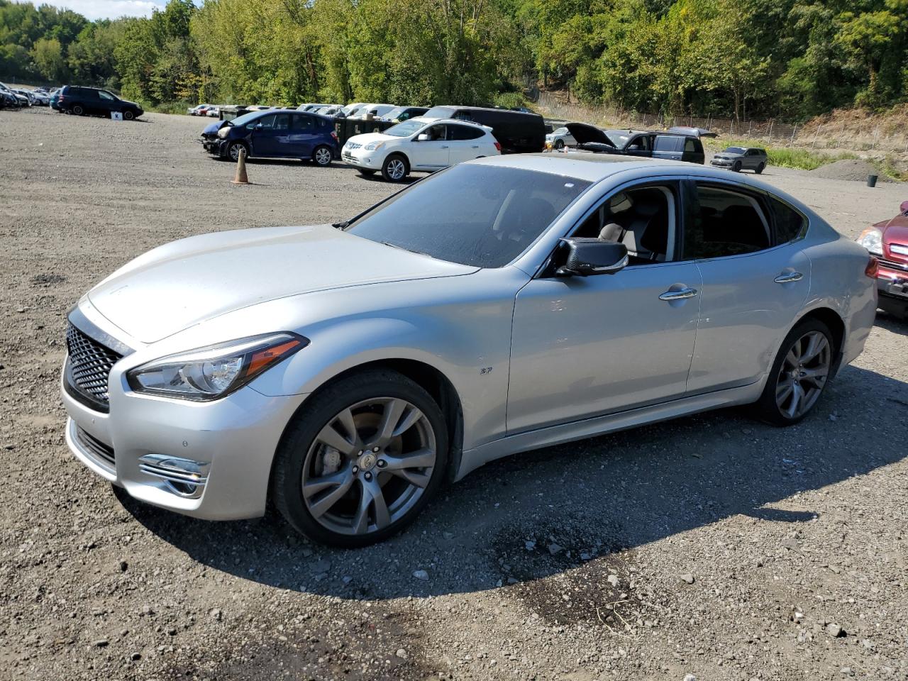 INFINITI Q70 3.7