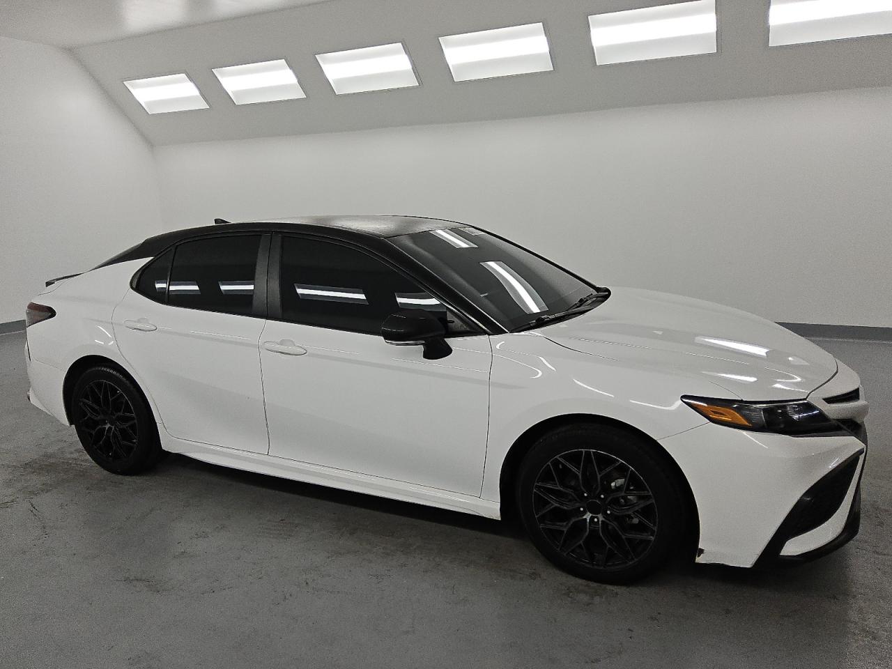 TOYOTA CAMRY SE NIGHT SHADE