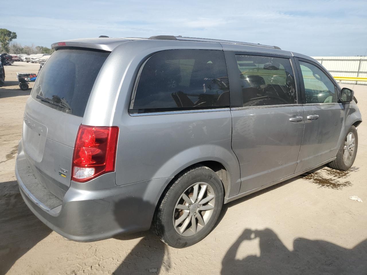 CHRYSLER TOWN & COUNTRY TOURING