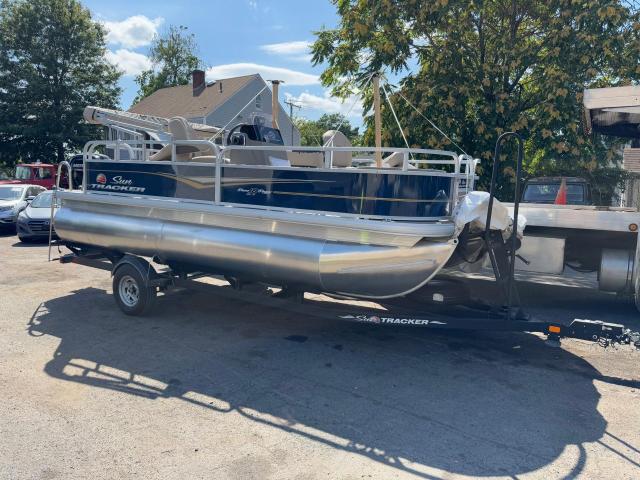 SUN TRACKER BASS BUGGY18DLX