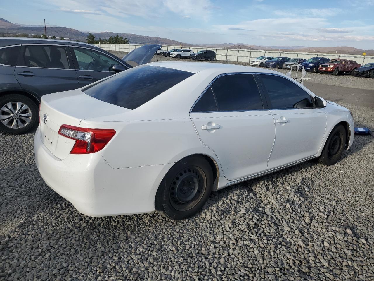 TOYOTA CAMRY BASE