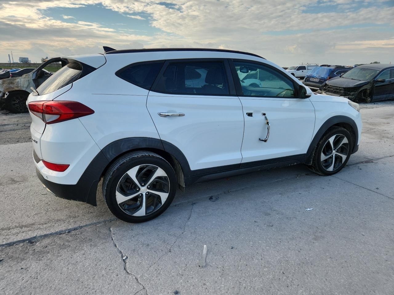 HYUNDAI TUCSON LIMITED
