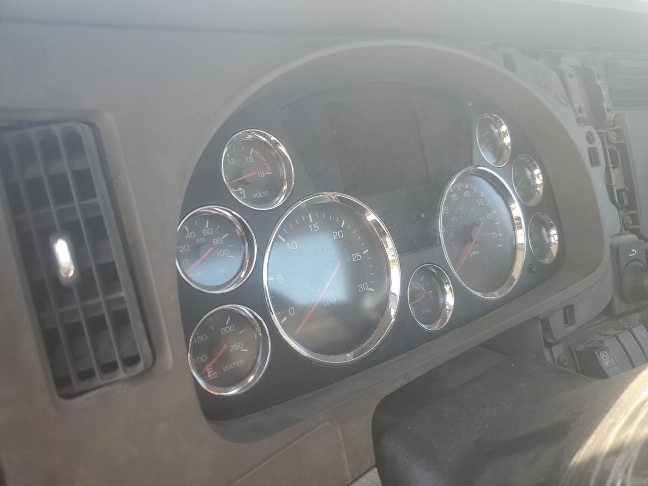 Lot #3266816920 2017 KENWORTH T680