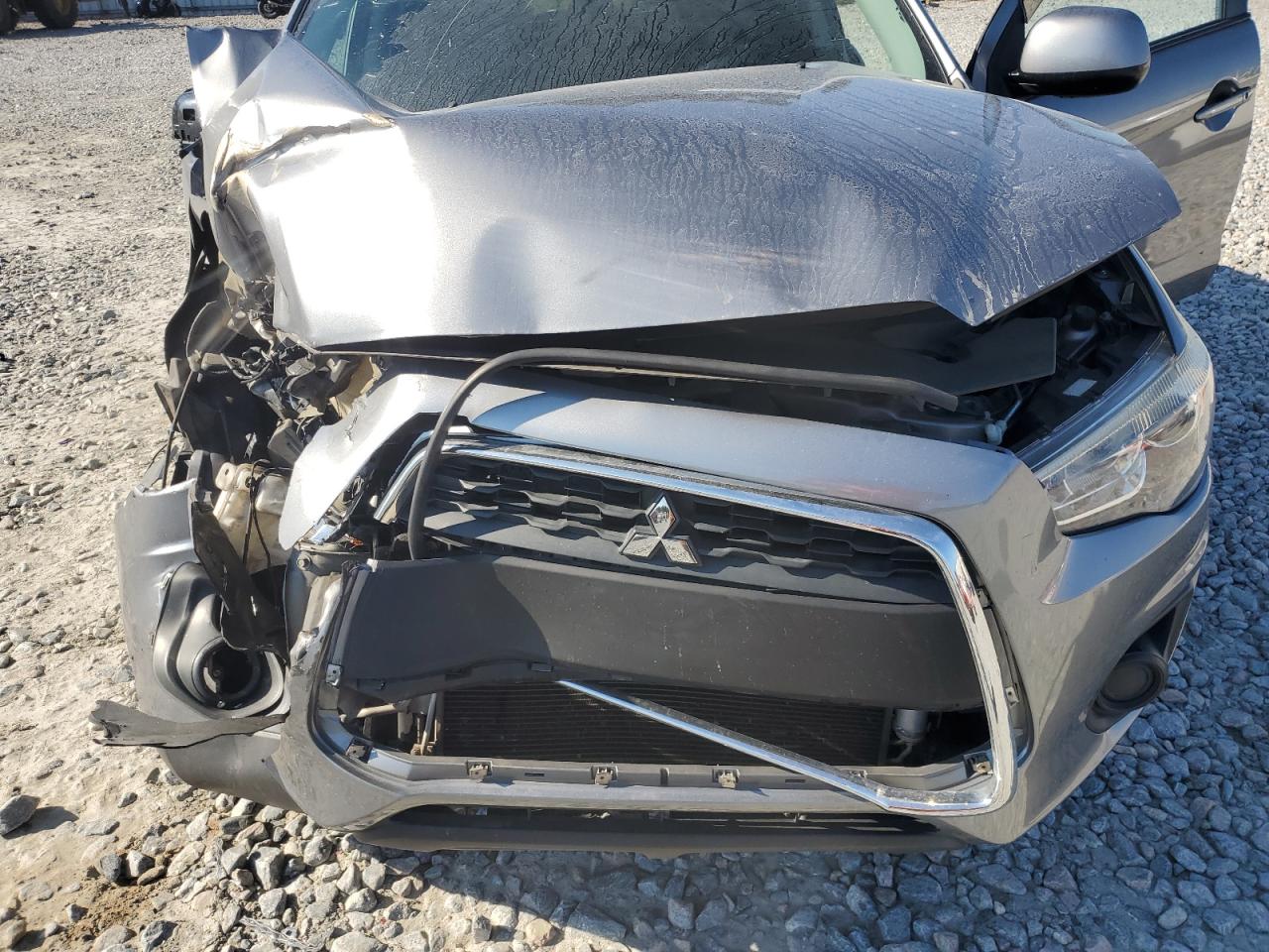 MITSUBISHI OUTLANDER ES