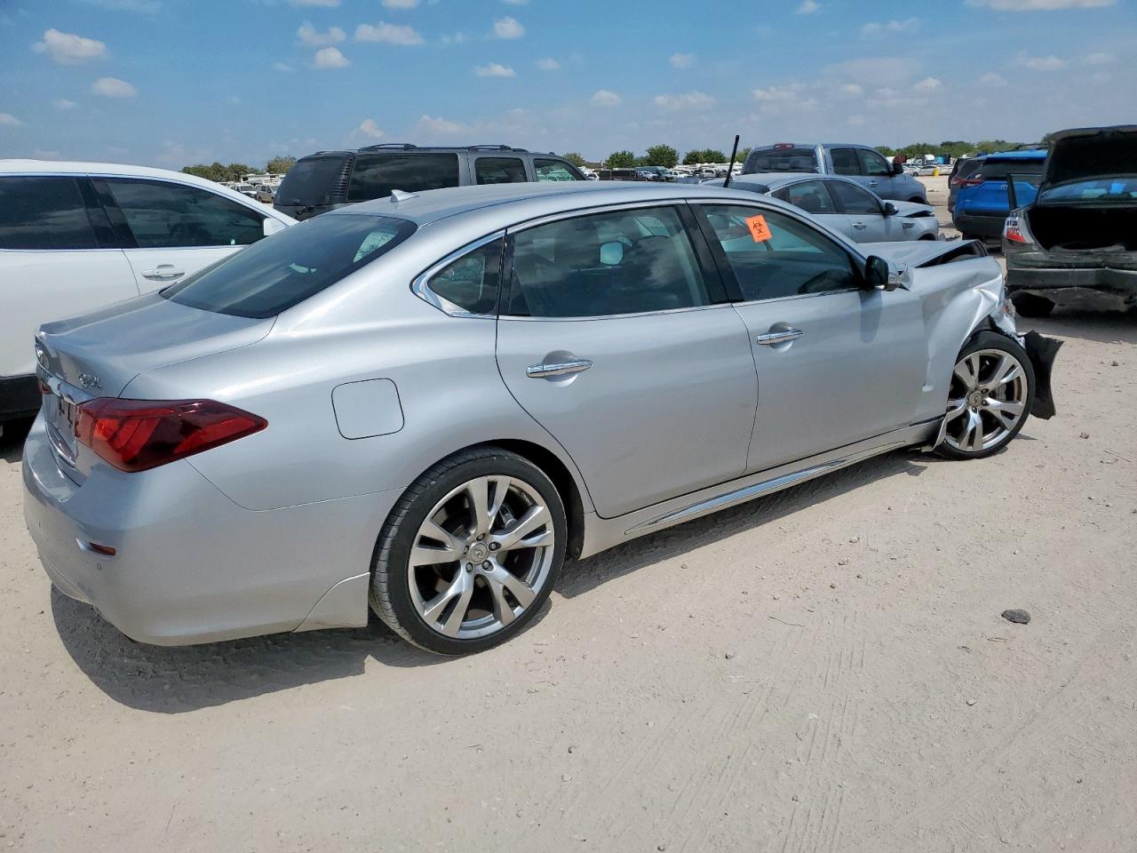 INFINITI Q70 3.7 LUXE