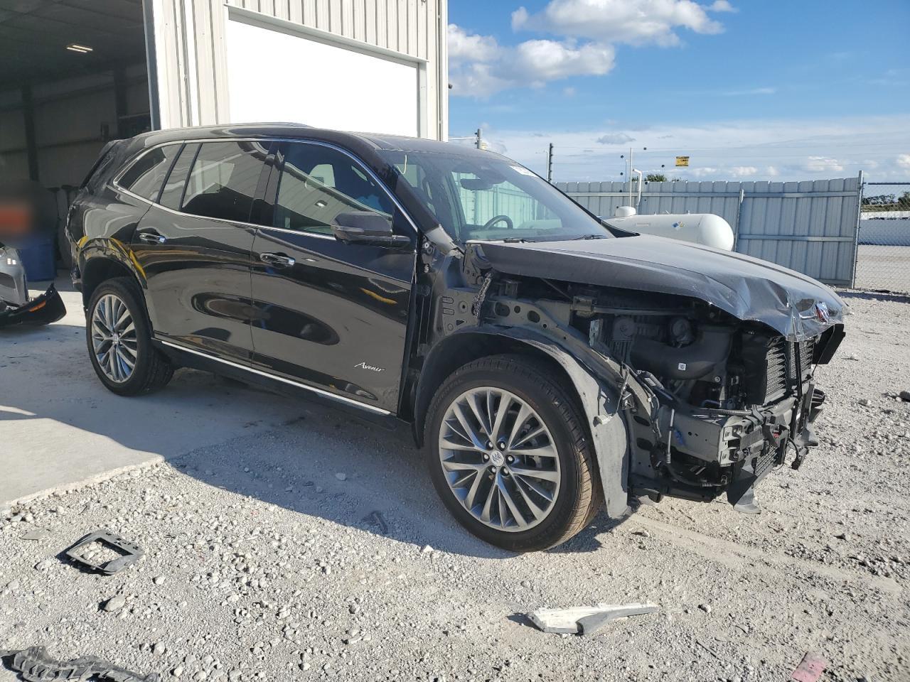 BUICK ENCLAVE AVENIR