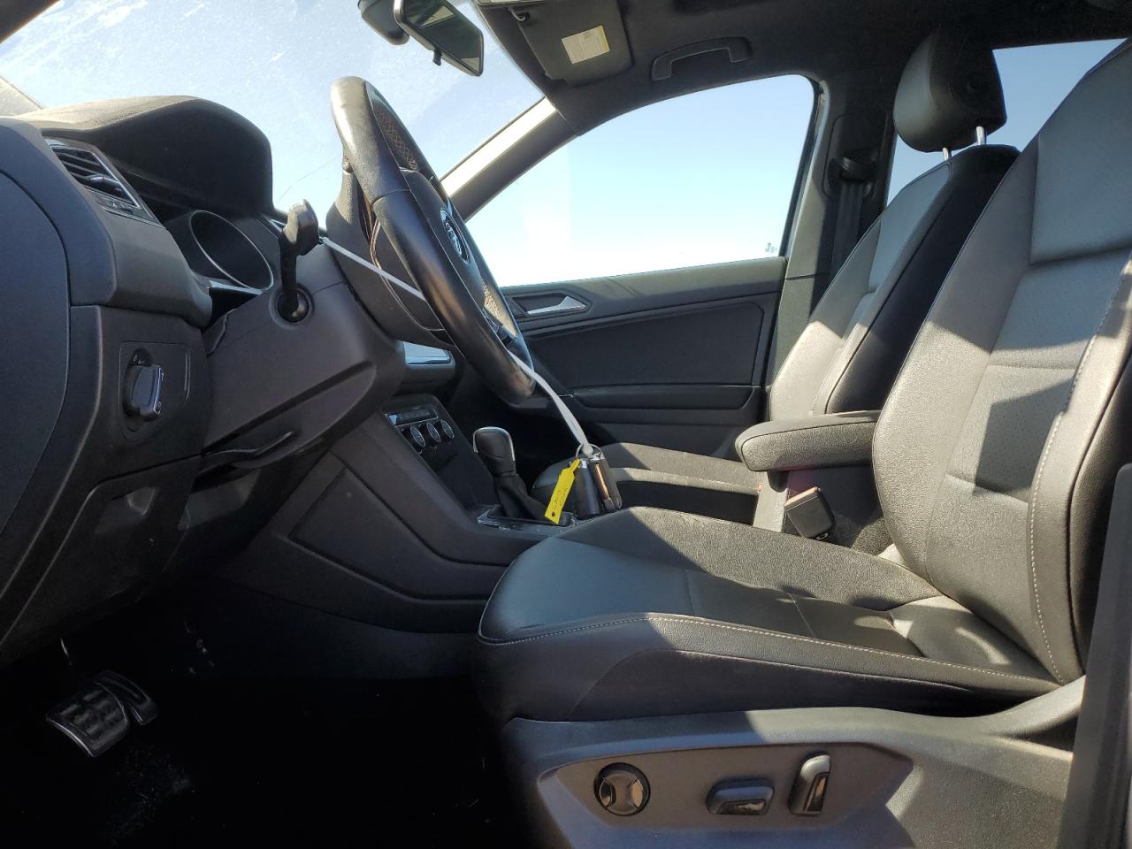 VOLKSWAGEN TIGUAN SE