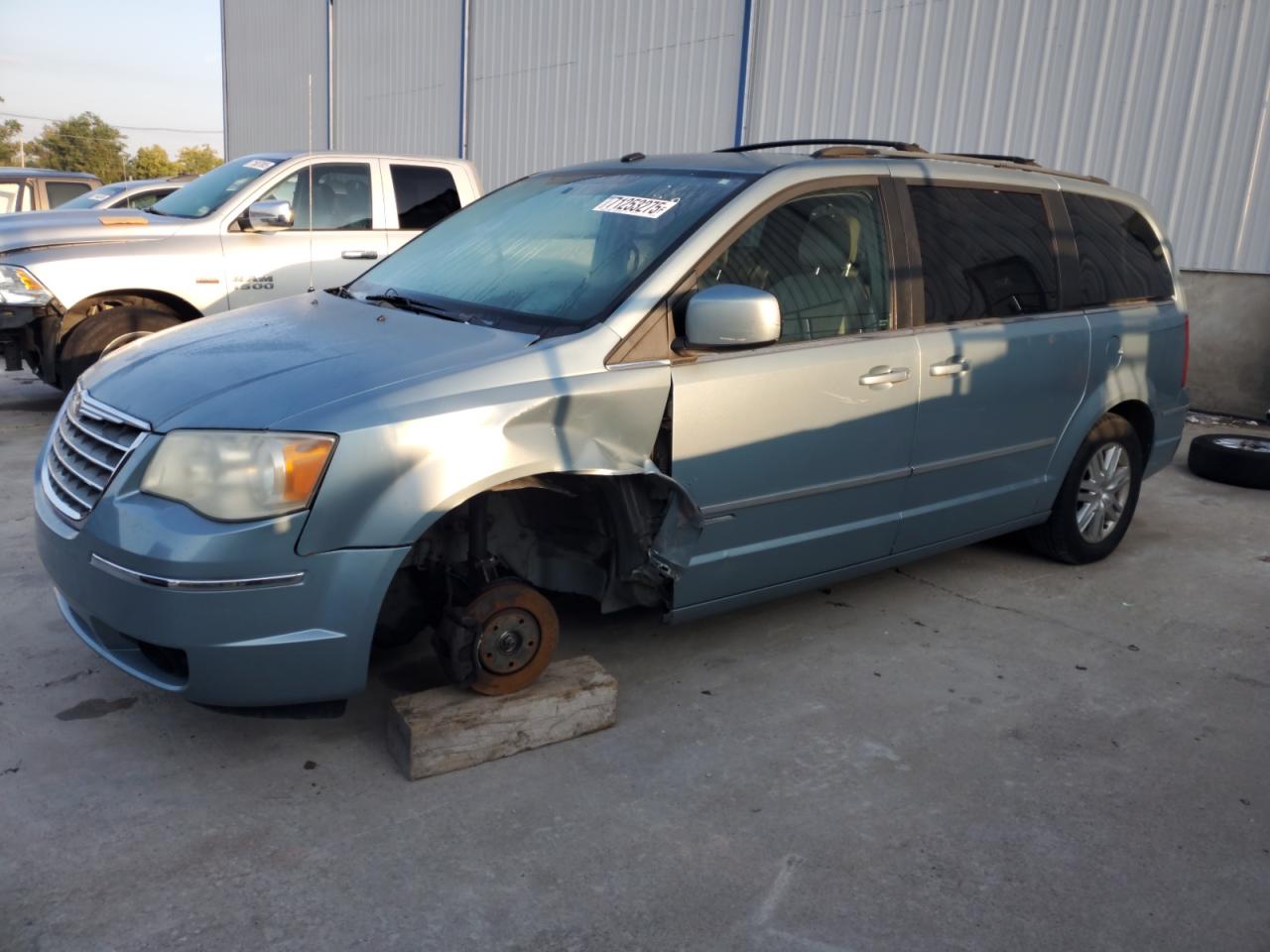 CHRYSLER TOWN & COUNTRY TOURING