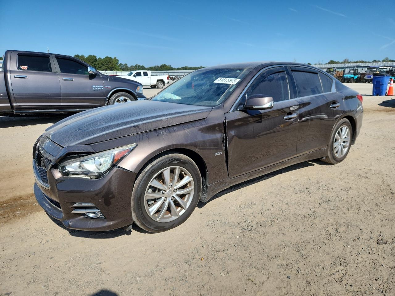 INFINITI Q50 PREMIUM