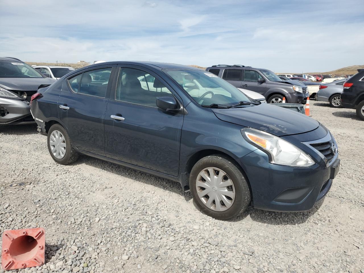 NISSAN VERSA S