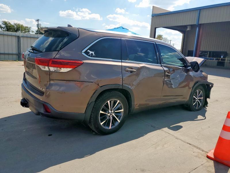 2017 TOYOTA HIGHLANDER 5TDJZRFH9HS404581