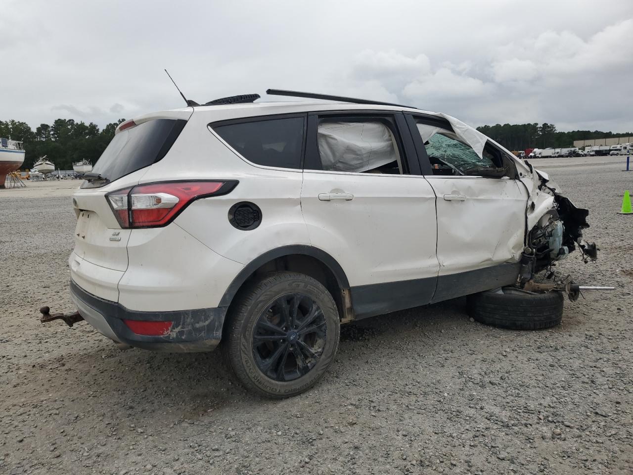 FORD ESCAPE SE