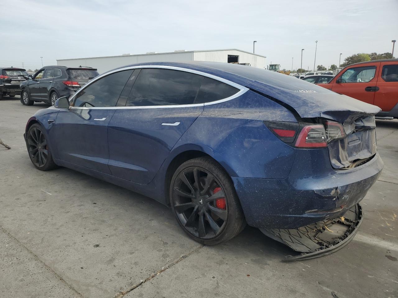 TESLA MODEL 3