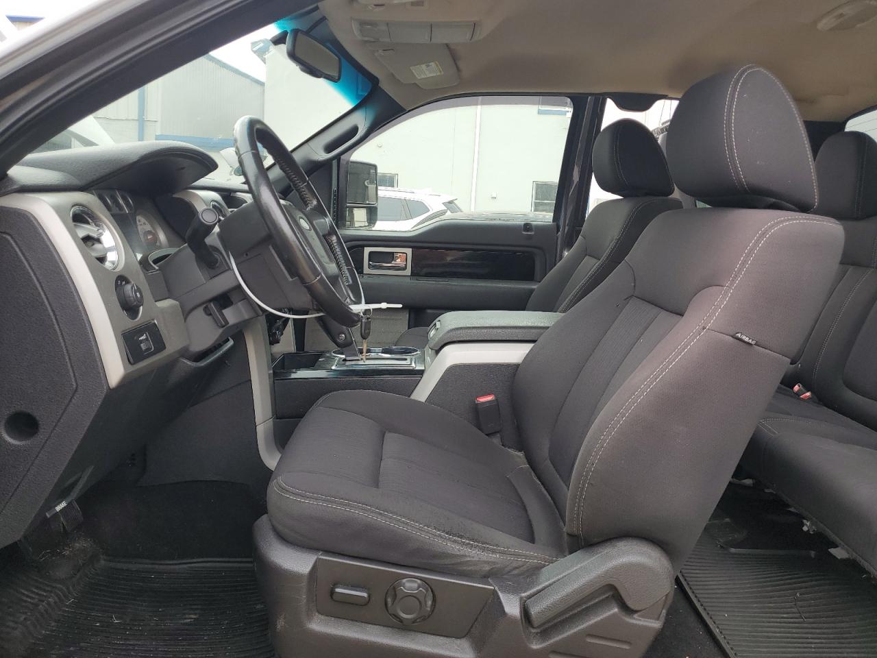 FORD F-150 SUPER CAB