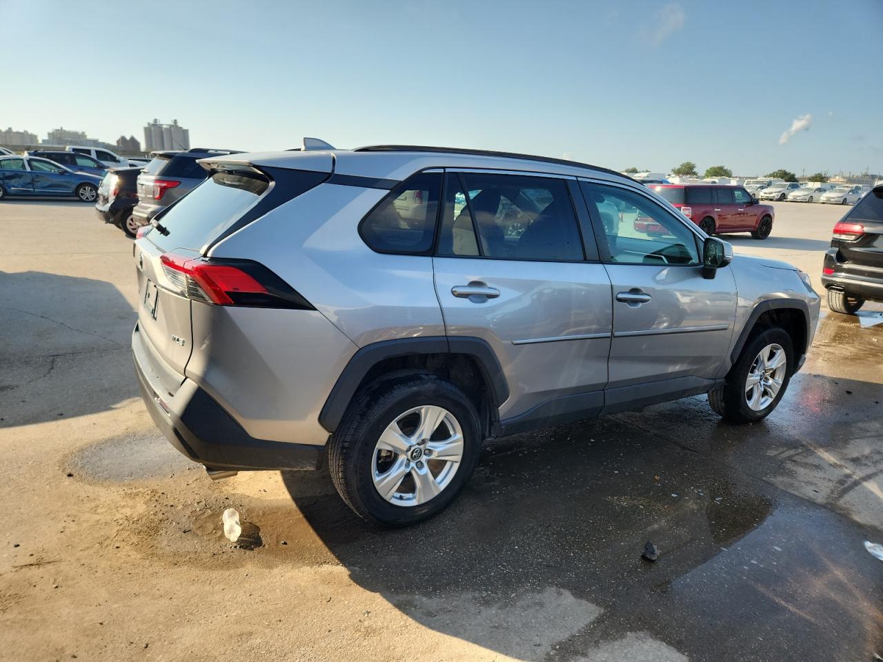 TOYOTA RAV4 XLE