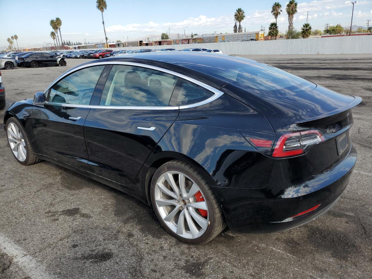 TESLA MODEL 3