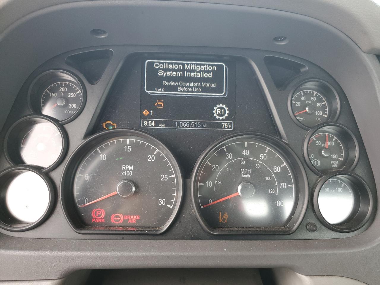 Lot #3285540266 2017 PETERBILT TRACTOR 579