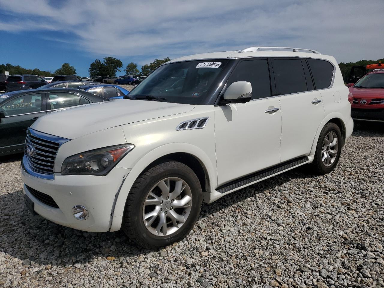 INFINITI QX56