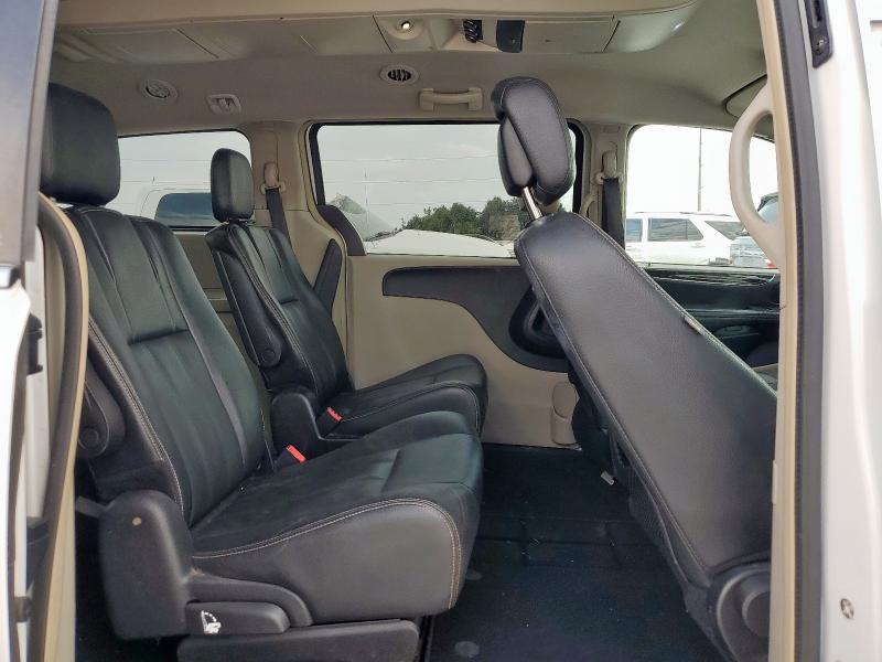 2016 CHRYSLER TOWN & COU - 2C4RC1BG9GR187298