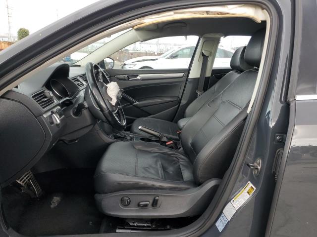 2017 VOLKSWAGEN PASSAT R-L 1VWDT7A30HC055324