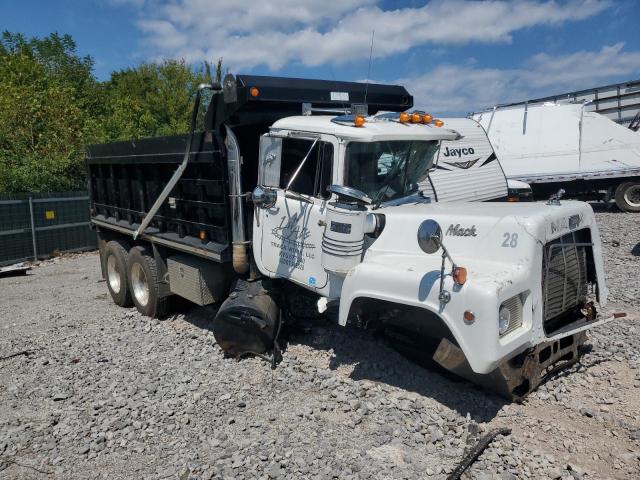Global Auto Auctions: 1991 MACK 600 RD600