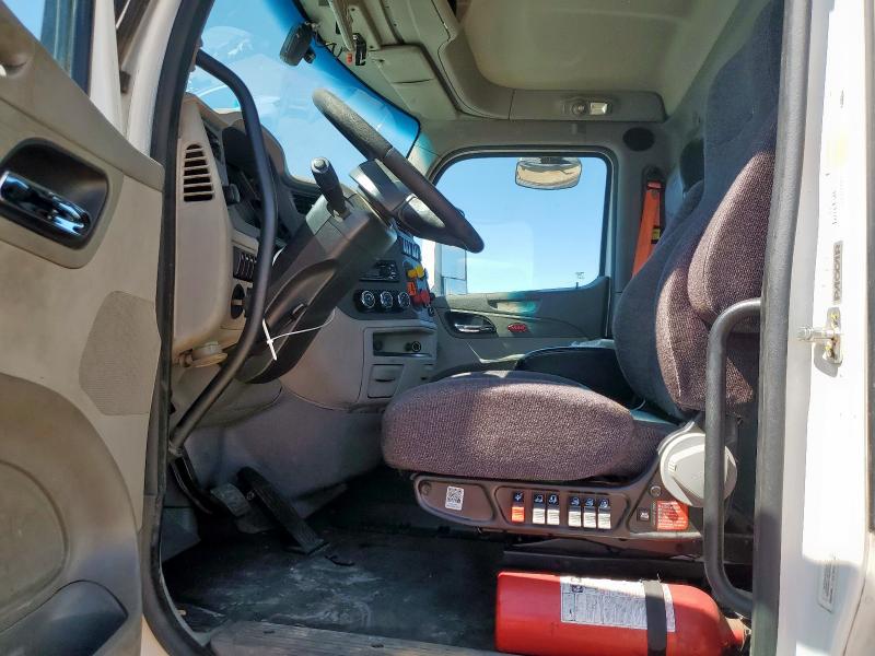 2019 PETERBILT TRACTOR 579 #3284643375