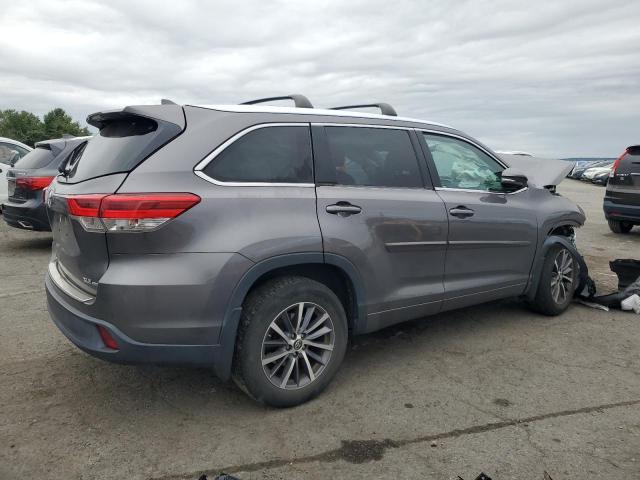 2018 TOYOTA HIGHLANDER SE - 5TDJZRFH0JS842282