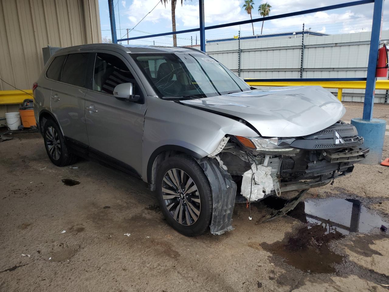 MITSUBISHI OUTLANDER SE