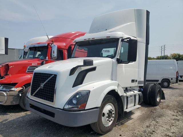 VOLVO VNL 2016 white tractor diesel 4V4N39TG2GN965552 photo #3