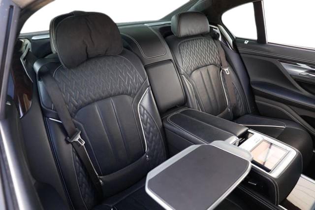 2019 BMW M760 XI WBA7H6C50KG615043