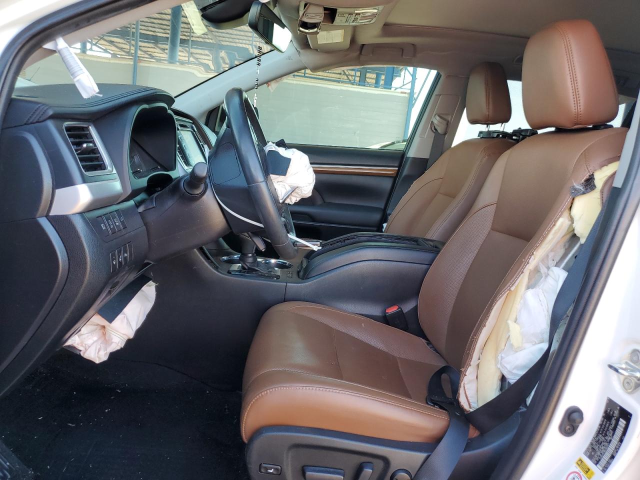 Lot #3310776957 2019 TOYOTA HIGHLANDER