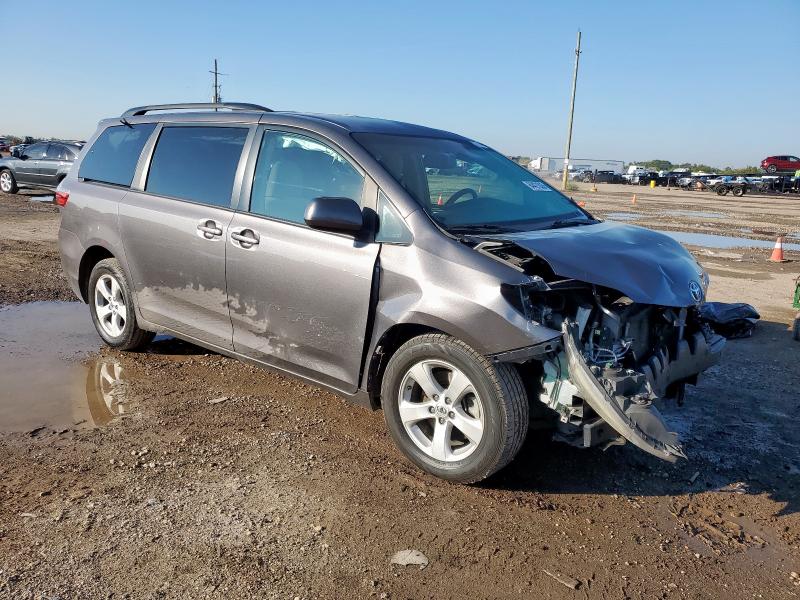 2017 TOYOTA SIENNA LE 5TDKZ3DC2HS900718