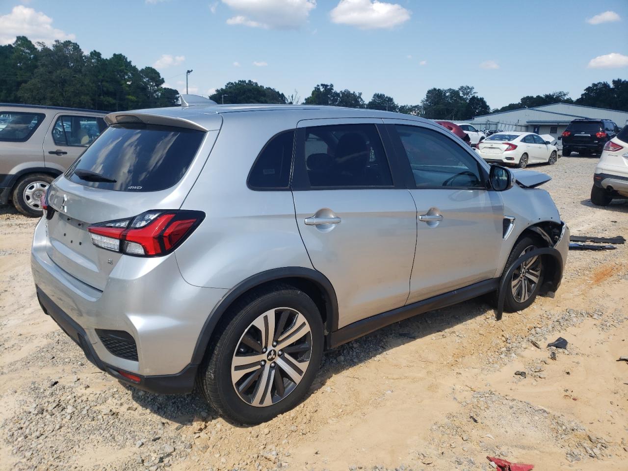 MITSUBISHI OUTLANDER ES