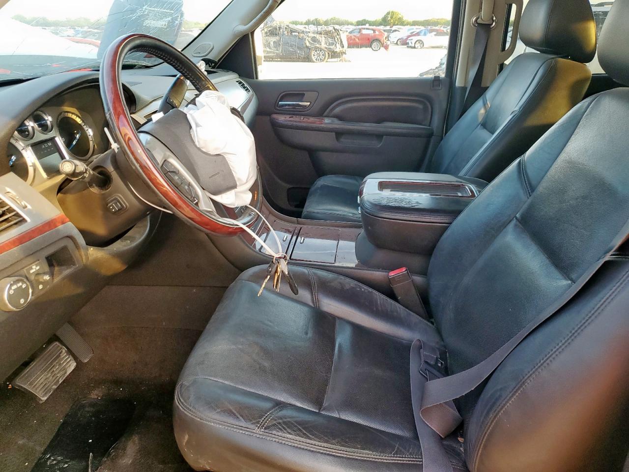 CADILLAC ESCALADE LUXURY