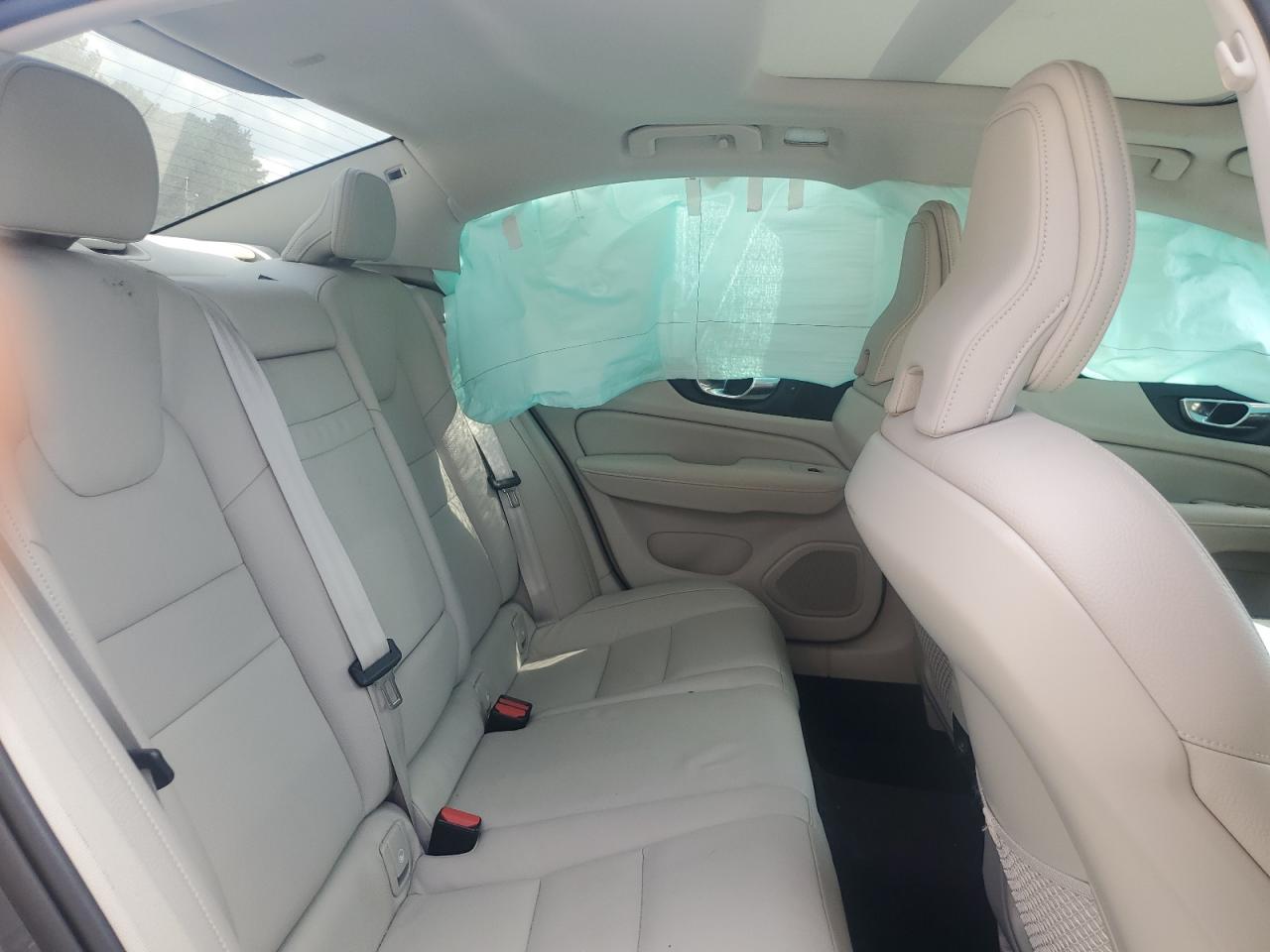 VOLVO S60 T5 MOMENTUM