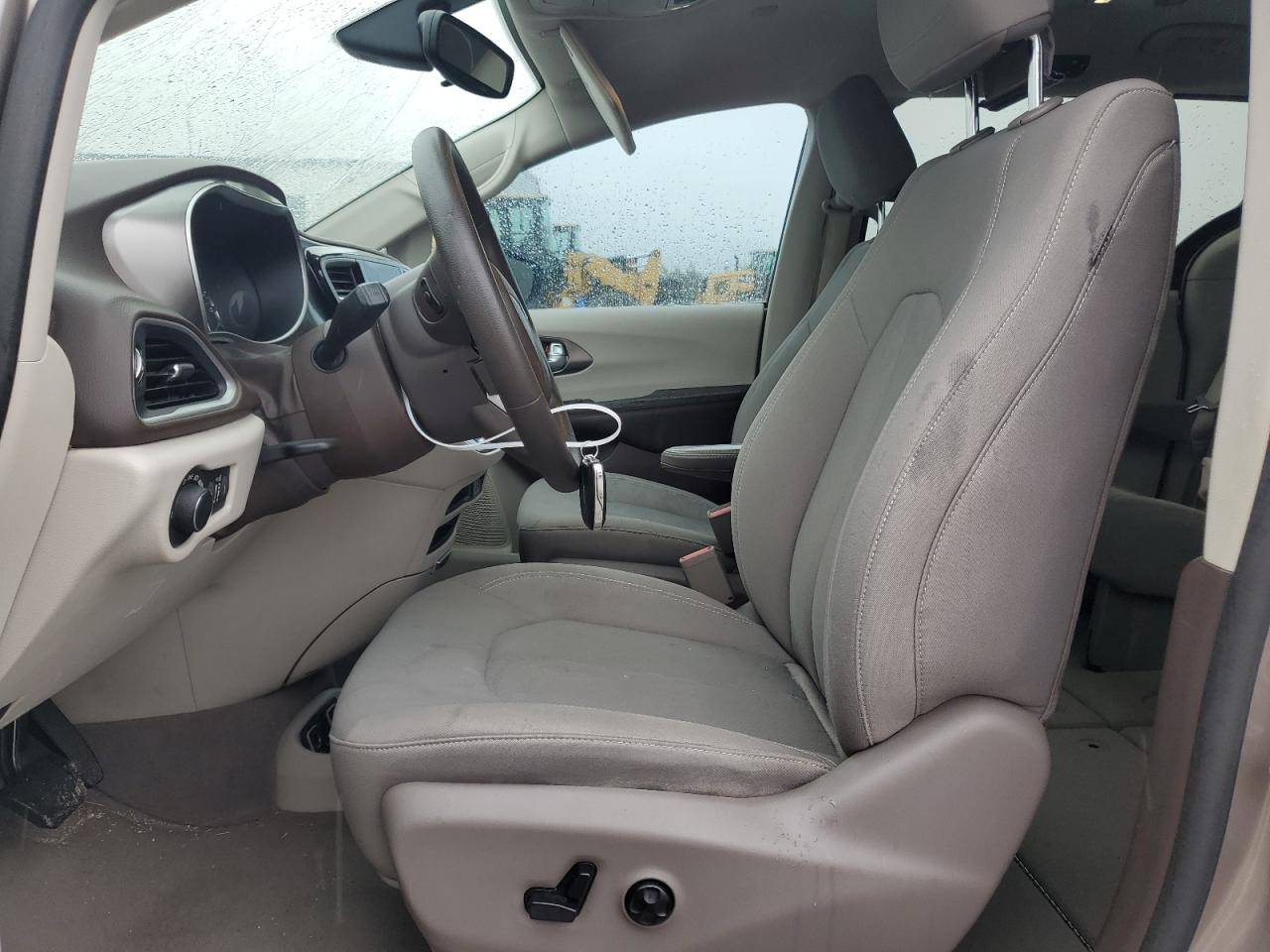 CHRYSLER PACIFICA TOURING