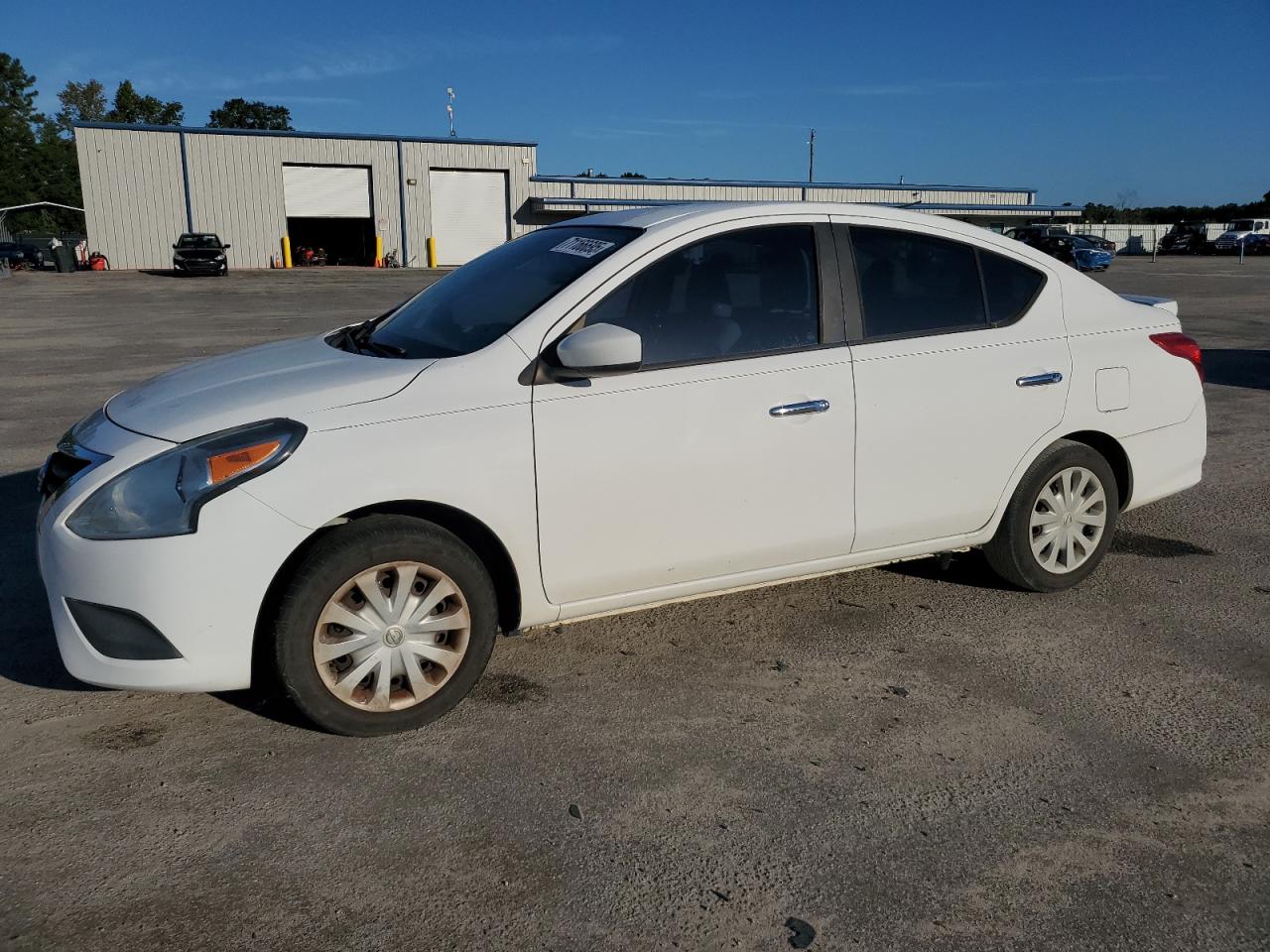 NISSAN VERSA S