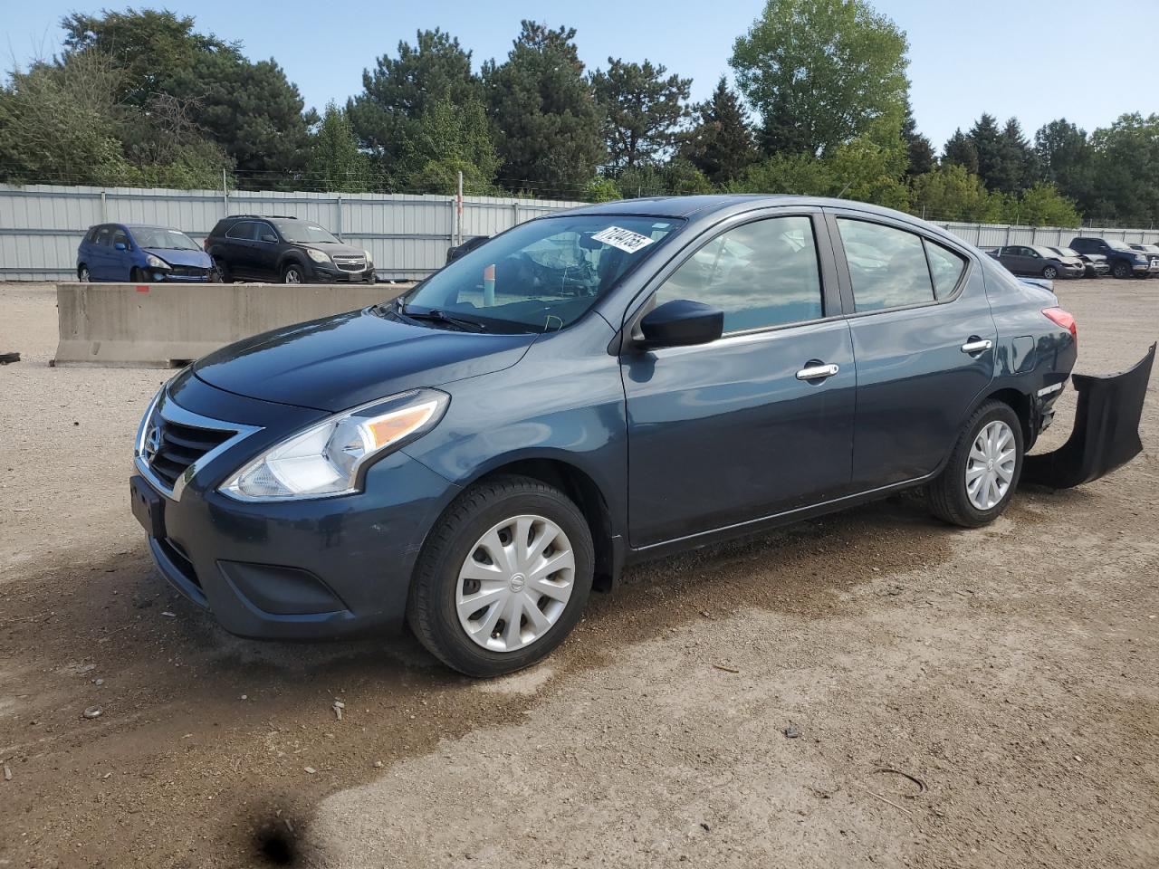 NISSAN VERSA S