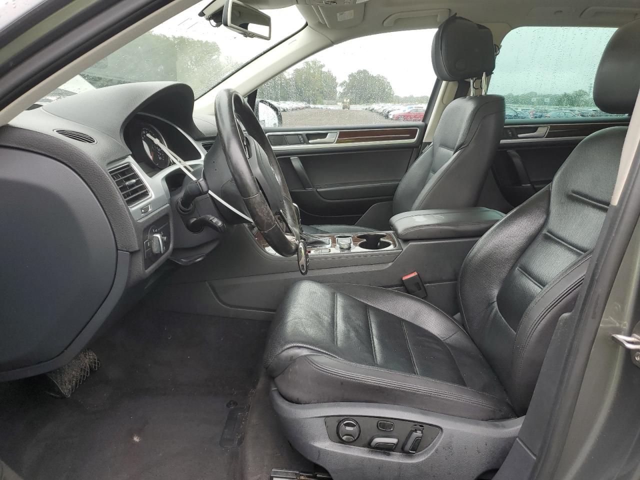 VOLKSWAGEN TOUAREG SPORT