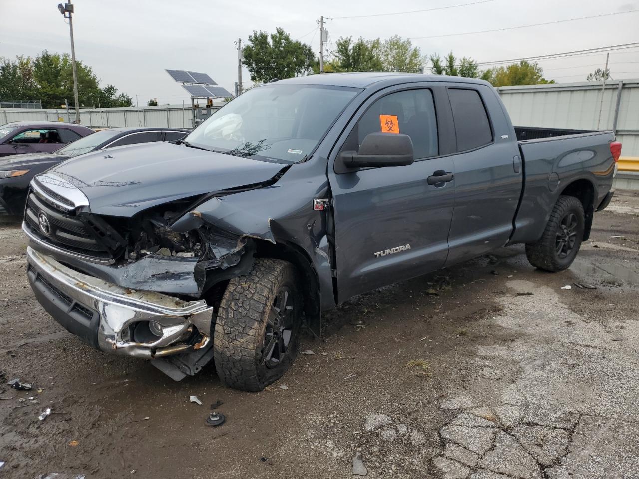 TOYOTA TUNDRA DOUBLE CAB SR5