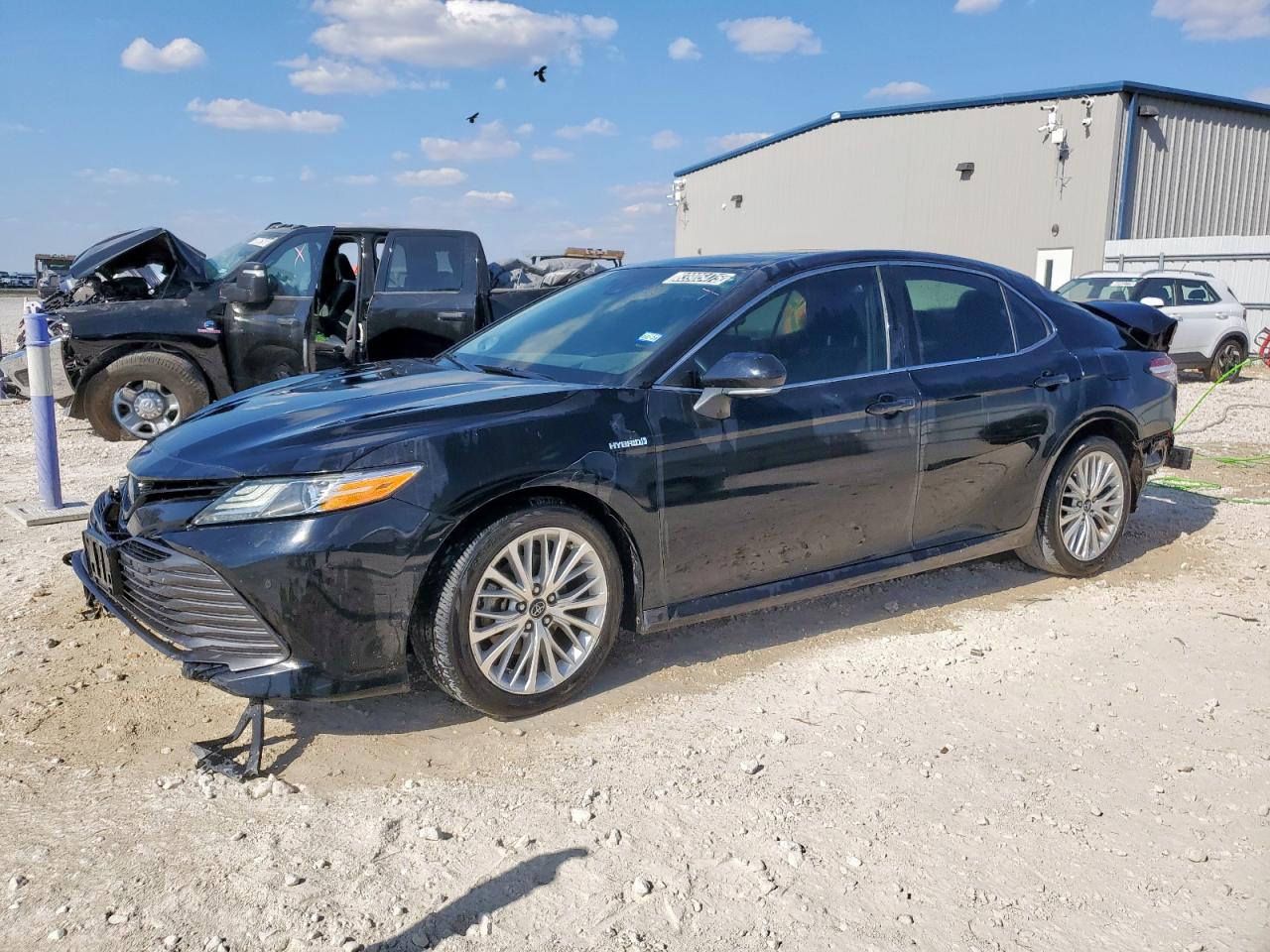 TOYOTA CAMRY XLE